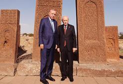 Cumhurbaşkanı Erdoğan, Selçuklu Mezarlığı ziyaret etti