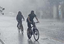 Uyarılar peş peşe geldi! Ani sel ve su baskınlarına dikkat: İstanbul için saat verildi