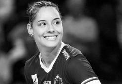 Ünlü voleybolcu evinde ölü bulundu