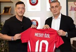 Mesut Özil, 1'inci Lig'de! Başkan yardımcısından resmi açıklama geldi