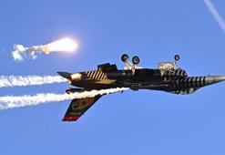 SOLOTÜRK'ten 30 Ağustos'a özel gösteri! 27 dakika havada kalarak bir rekora imza attı