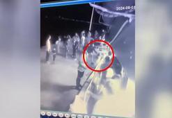 İskele ile gemi arasında kaldı! Mucize kurtuluş kameralara yansıdı
