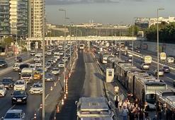 İstanbul'da okulun ilk günü trafik yoğunluğu yaşandı