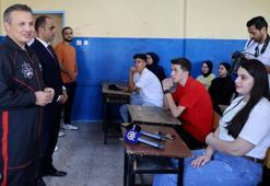 Alper Gezeravcı'dan Adana'da öğrencilere önemli nasihatler