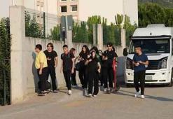 Lise öğrencilerine servis kıskacı: Mesafe artınca habersiz seferler iptal edildi