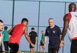 Rıza Çalımbay antrenmana yeni bakış açısı getirdi! Kaleciler forvete geçti...