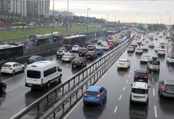 İstanbul'da yağmur! haftanın ilk iş gününde trafik yoğunluğu oluştu