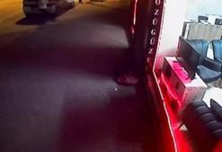 Adana'da diş tedavisinin uzamasına kızan vatandaş kliniği taradı
