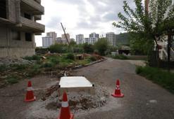 Kanalizasyondan gelen koku için önlem alınmayınca rögarı baza ile kapatıp, kokuyu önlemeye çalıştılar