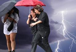 İstanbul için uyarılar peş peşe geldi! Meteoroloji ve AKOM saat vererek açıkladı: Sağanak yağışlar geliyor