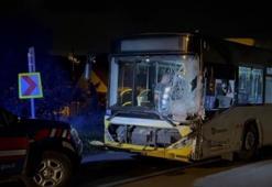 İstanbul'da İETT otobüsü ile minibüs çarpıştı