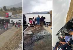 Antalya'da yolcu otobüsü devrildi! Çok sayıda yaralı var