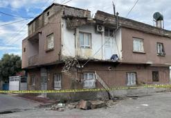 Adana'da “Süper Hücre” evin damını ve balkonunu çökertti