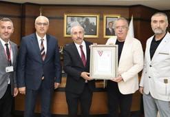 Kızılay’dan Amasya Üniversitesi’ne gümüş madalya verildi