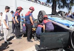 İzmir'de korkunç kaza: Hasta ziyaretine giderken köprülü kavşaktan aşağı düştü: 3 ölü 2 yaralı