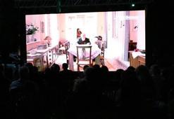 Adana'da Altın Koza Film Festivali heyecanı: 'Mutlu Aile Defteri' izleyicisiyle buluştu