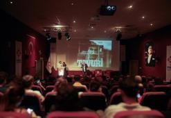 Derviş Zaim'in Tavuri filmi Adana'da izleyicisiyle buluştu