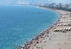 Antalya'da yaz devam ediyor! Plajlar doldu taştı