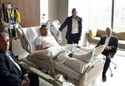 Aziz Yıldırım'dan Serhat Akın'a geçmiş olsun ziyareti