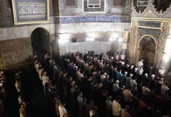 Camilerde şehitler ve mazlumlar için dua edildi