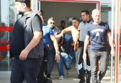 Balıkesir'de Atatürk heykeline balyozla saldırdı