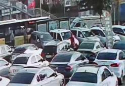 Avcılar'da İEET otobüsünün şoförü direksiyon başında fenalaştı