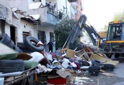 Mersin'de çöp evden tonlarca atık çıktı! Ekipler toplandı