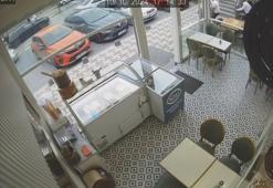 Başakşehir'de bir şahıs rastgele 3 kişiyi bıçaklayıp kaçtı