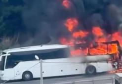 İşçileri taşıyan servis otobüsü seyir halindeyken yandı