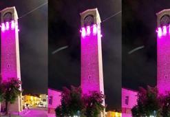Adana'da Saat Kulesi pembeye büründü