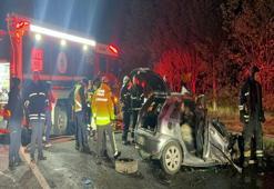 Tekirdağ’da iş makinesine çarpan otomobil alev aldı: 5 ölü