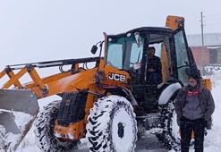 Gümüşhane'de kar yağışı 3 gündür hiç durmadı! Yoğun yağışa hazırlıksız yakalanan vatandaşlar mahsur kaldı