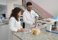 Üniversite öğrencisi termiyeden glütensiz kek üretti! Çölyak hastaları tüketebilecek