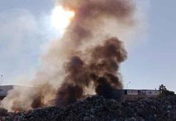 Mobilyacılar Sitesi'ndeki boş alanda yangın: Ekiplerin müdahale ediyor