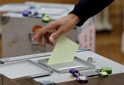 Japonya'da halk erken genel seçim için sandık başına gitti