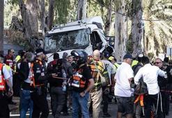Tel Aviv'de kamyon otobüs durağına çarptı! Mossad karargahı yakınındaki olayda 40 kişi yaralandı