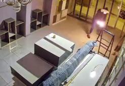 Beceriksiz kundakçı 3'üncü denemede iş yerini yaktı!