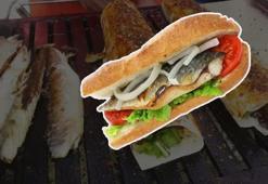 Adana Yumurtalık Belediyesi'nden öğrencilere ücretsiz balık-ekmek!