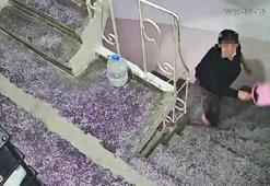 Ordu'da komşusunun kapısının önüne çöp atan kadın güvenlik kamerasına yakalandı!