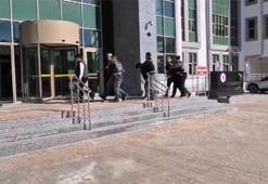 Adana'da acemi hırsızlar müzik dinlerken yakayı ele verdi