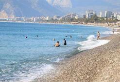 Antalya Kasım'da da deniz sezonu kapanmadı! Tatilciler güzel havanın tadını çıkardı