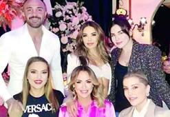 Demet Akalın ve Okan Kurt'tan 13. yıldönümü eğlencesi! Yakın dostları yalnız bırakmadı