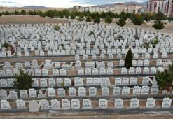 Bu mezarlık çok farklı: Tüm mezar taşları kalp şeklinde yapıldı