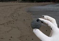 Plaj kapatılmıştı! Katran toplarının gizemi çözüldü