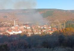 Köyde çöplük yangını dehşeti; 10'dan fazla ev yandı, helikopterle müdahale edildi