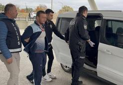 17 yaşındaki cani evlat, annesini bıçakla öldürdü! 4 akrabasını da yaraladı