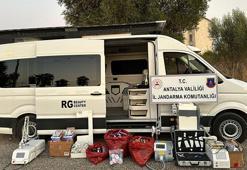 VIP minibüste 'seyyar güzellik salonu'! Lise mezunu sahte doktor yakalandı