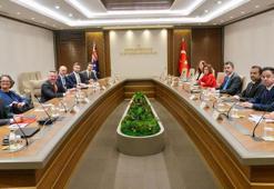 Bakan Kurum, Avustralyalı mevkidaşı Bowen ile görüştü