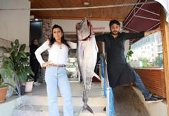 Kozan'da 175 cm orkinos, balıkçı ağlarına takıldı