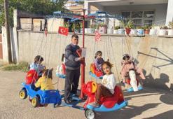 Seyyar atlı karıncasıyla sokak sokak geziyor, çocuklara mutluluk dağıtıyor